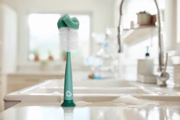 Large JPG-38123_Sponge Brush_Sage_1823_Lifestyle