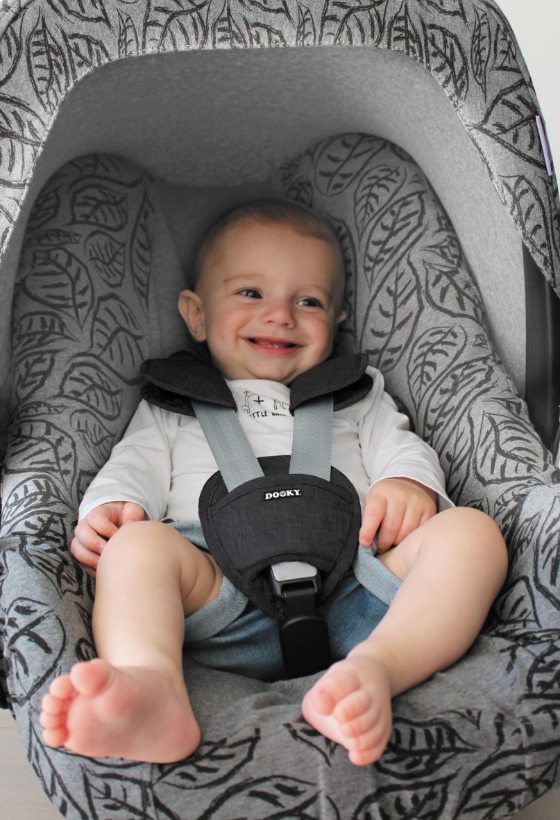 126941_dup_black_with_child