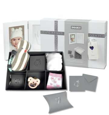 6128302-gift-set-handprint-double-frame-white-and-memory-box-packshot-2_50978521848_o