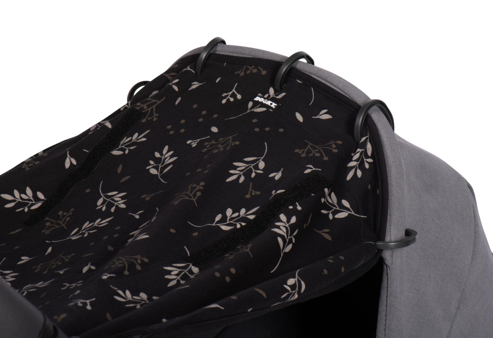 1126711-universal-cover-romantic-leaves-black-product-5_52636833050_o